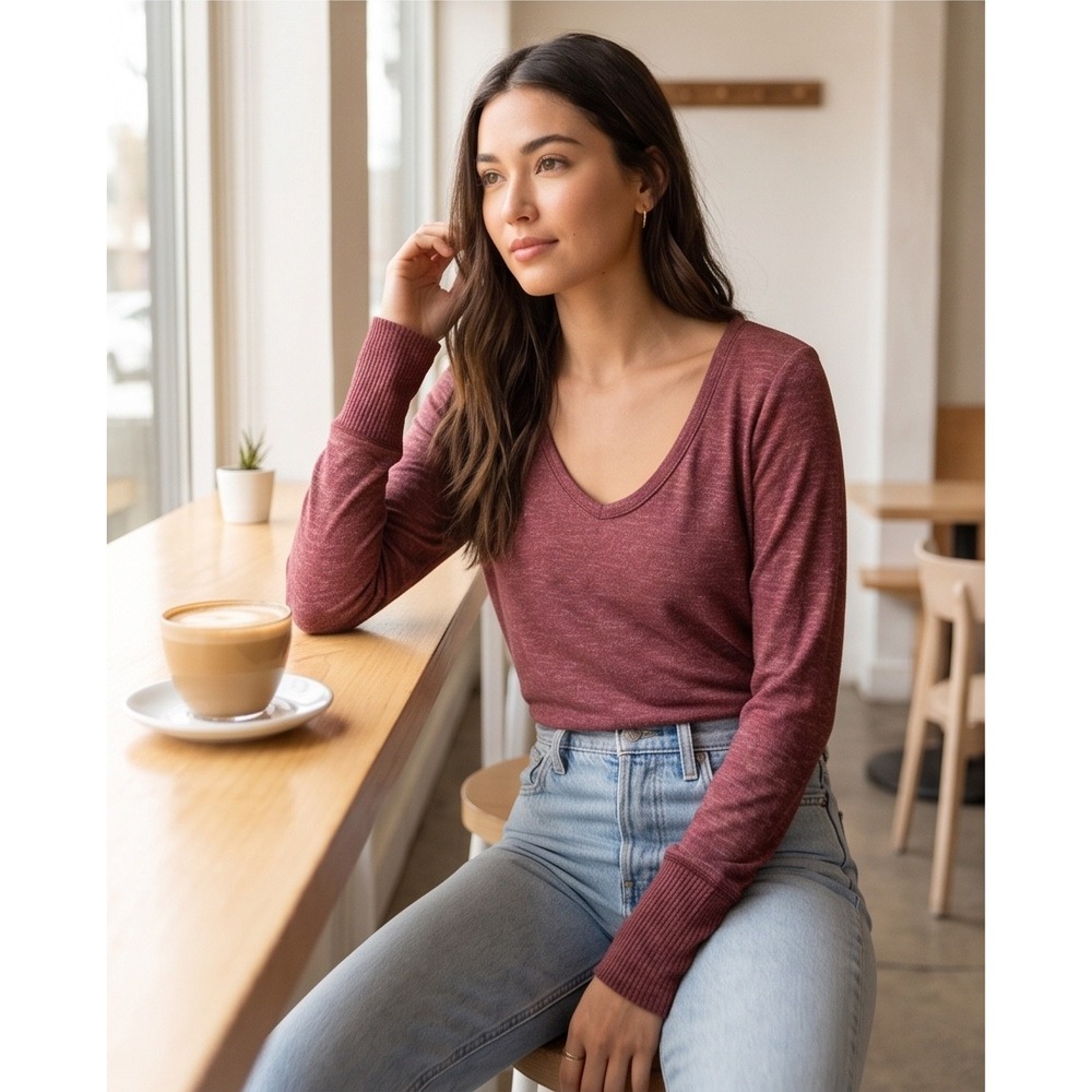 Abercrombie & Fitch Soft A&F Cozy Womens Large‎ Burgundy Good V-Neck Long Sleeve - Picture 3 of 11